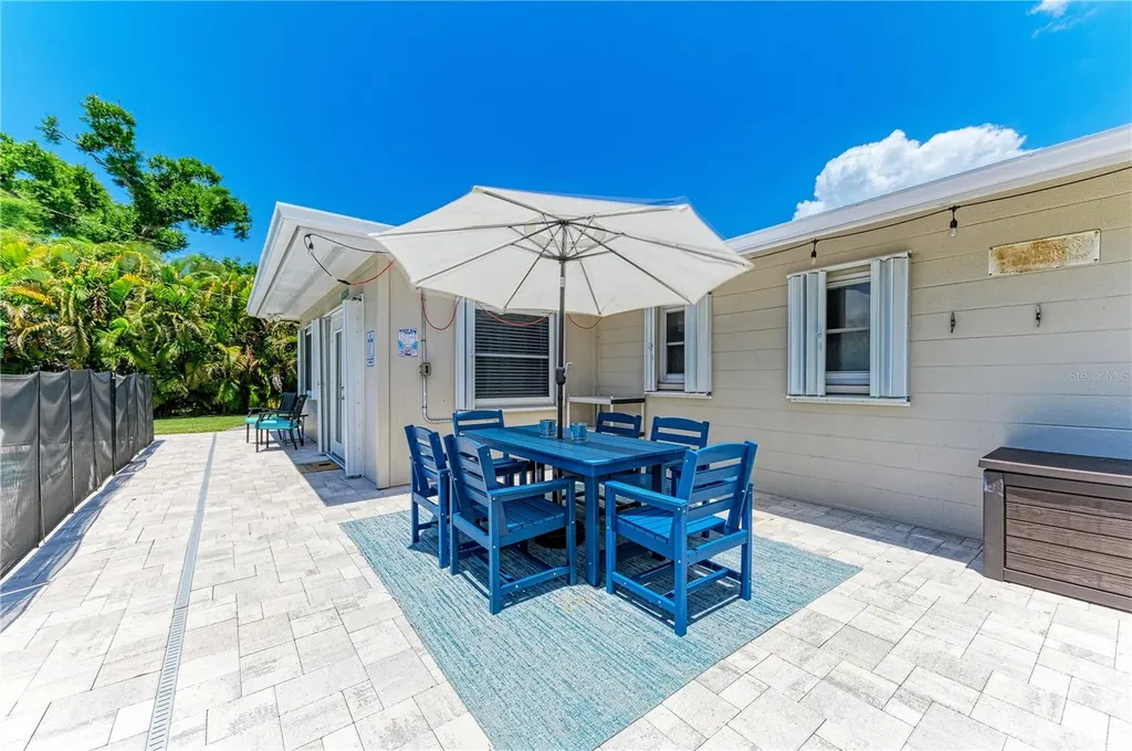 2572 Jefferson Circle Sarasota FL 34239