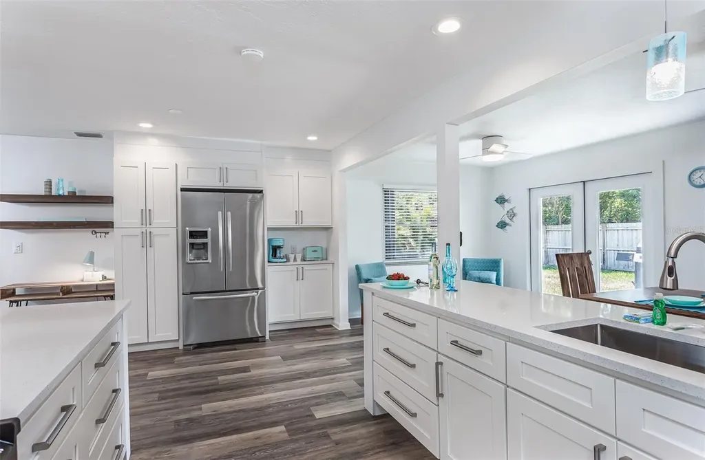 2572 Jefferson Circle Sarasota FL 34239
