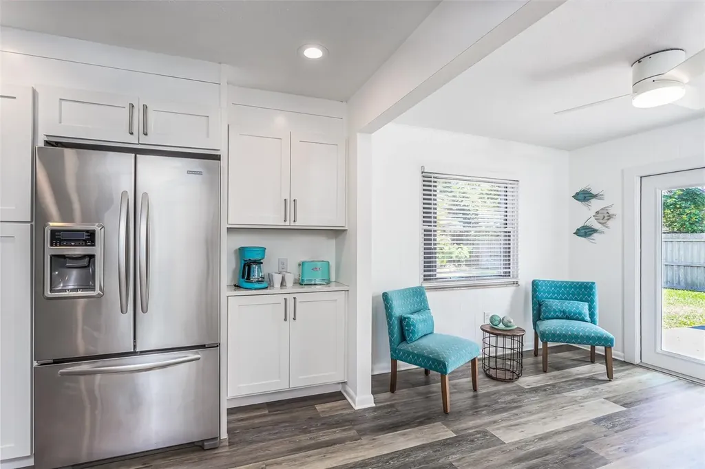 2572 Jefferson Circle Sarasota FL 34239