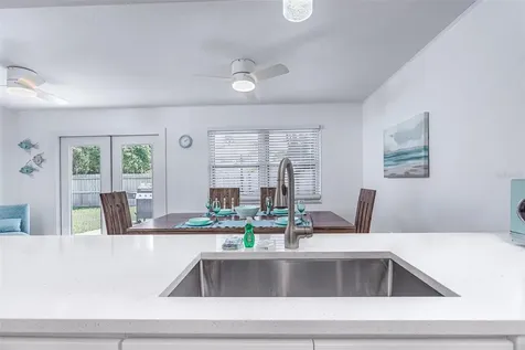 2572 Jefferson Circle Sarasota FL 34239