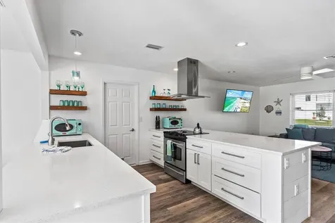 2572 Jefferson Circle Sarasota FL 34239