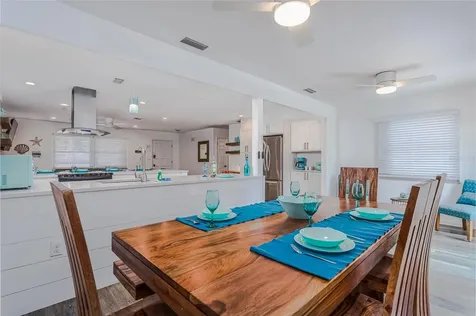 2572 Jefferson Circle Sarasota FL 34239