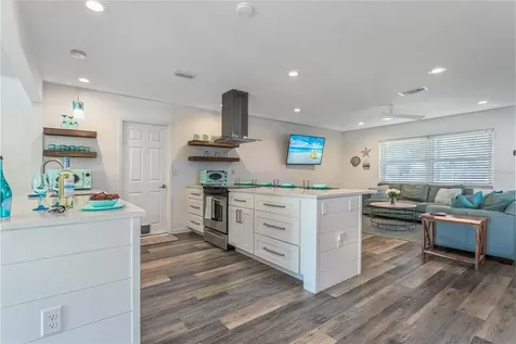 2572 Jefferson Circle Sarasota FL 34239