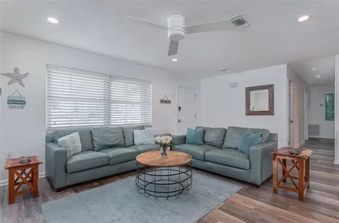 2572 Jefferson Circle Sarasota FL 34239