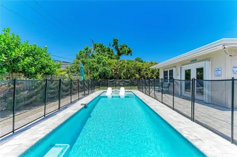 2572 Jefferson Circle Sarasota FL 34239