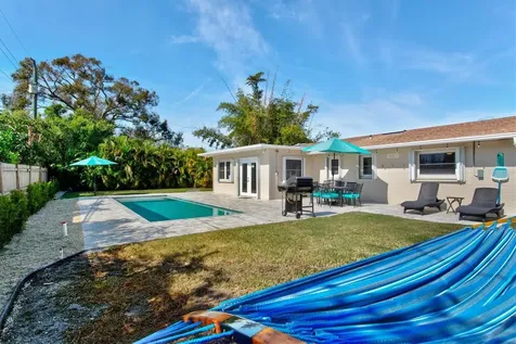 2572 Jefferson Circle Sarasota FL 34239