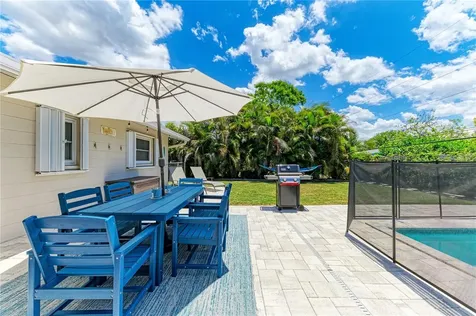 2572 Jefferson Circle Sarasota FL 34239
