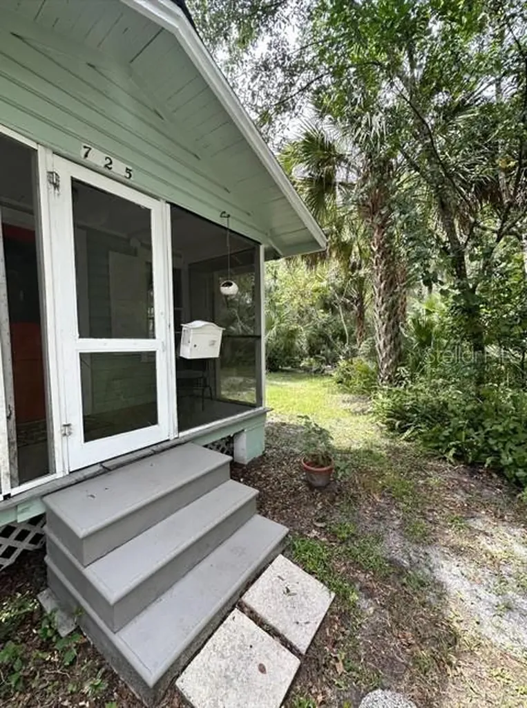 725 NE 5th Avenue Gainesville FL 32601