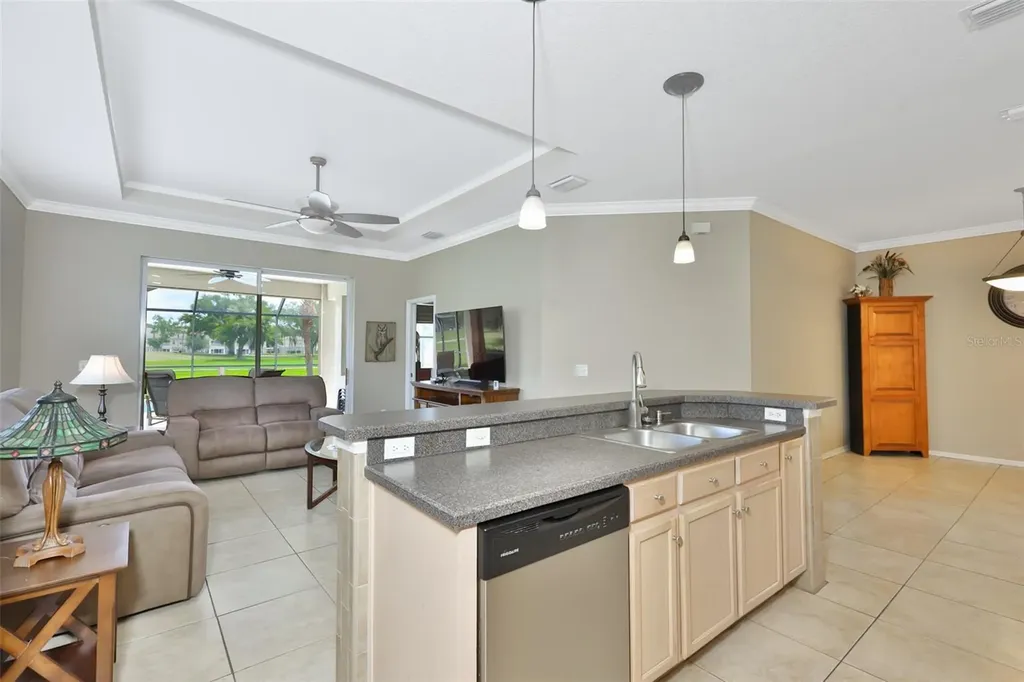 1907 Sterling Glen Court Sun City Center FL 33573