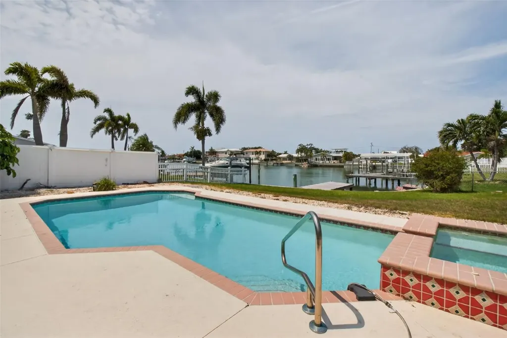 12050 7th Street E Treasure Island FL 33706