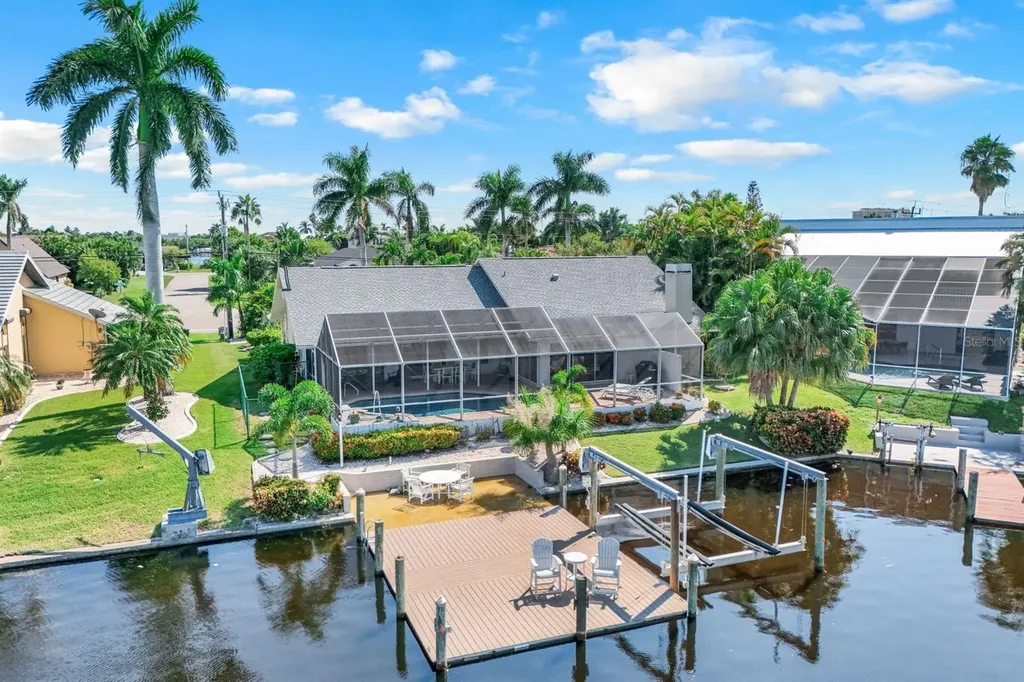 719 El Dorado Parkway W Cape Coral FL 33914