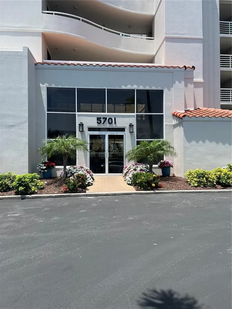 5701 Bahia Del Mar Circle St Petersburg FL 33715
