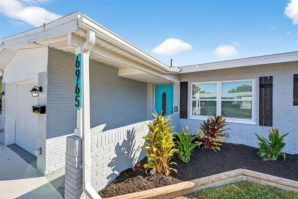 6965 21st Street N St Petersburg FL 33702
