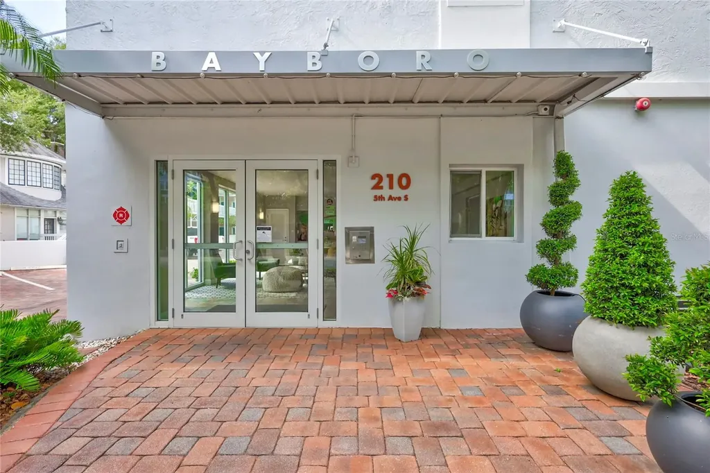 210 5th Avenue S St Petersburg FL 33701
