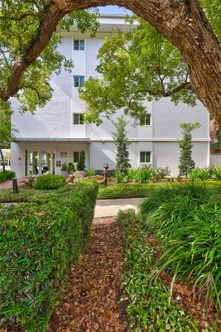 210 5th Avenue S St Petersburg FL 33701