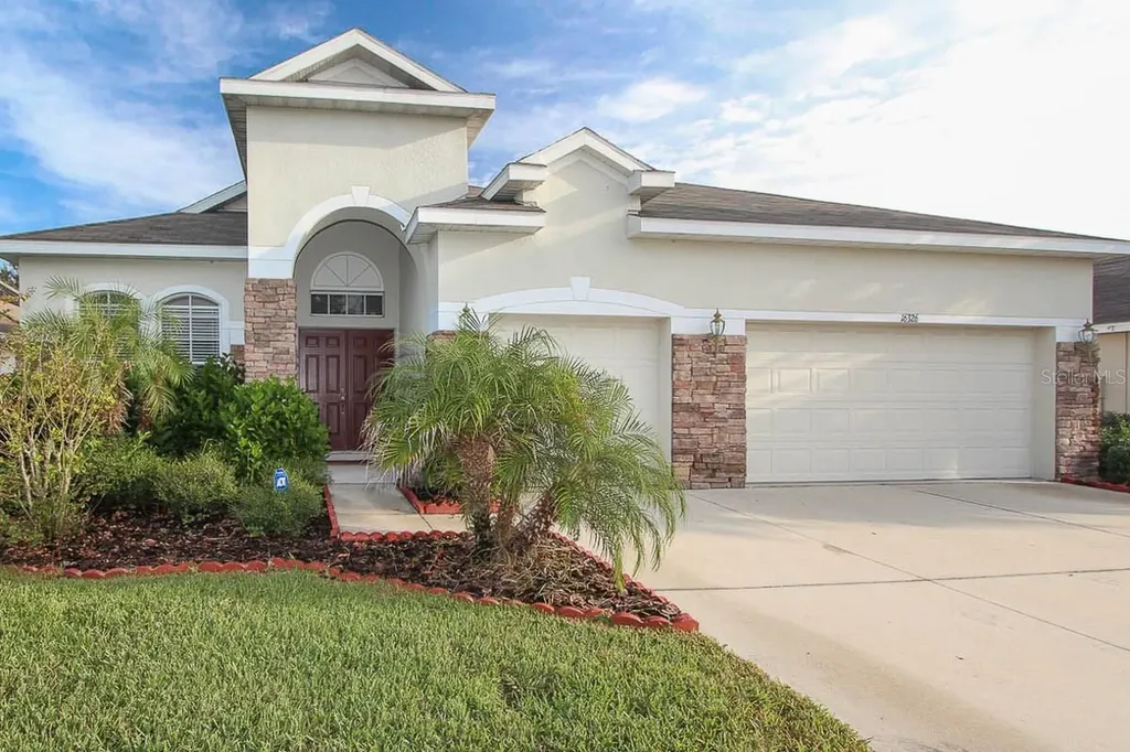 16326 Bridgelawn Avenue Lithia FL 33547