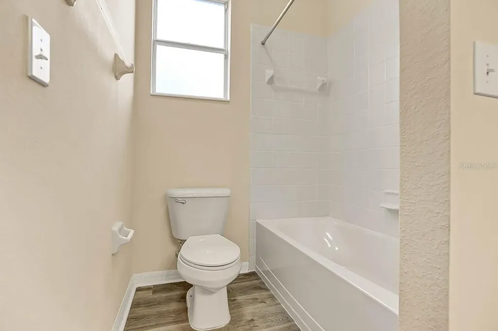 16326 Bridgelawn Avenue Lithia FL 33547