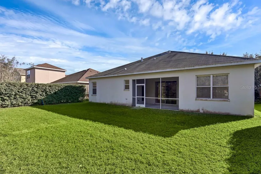 16326 Bridgelawn Avenue Lithia FL 33547