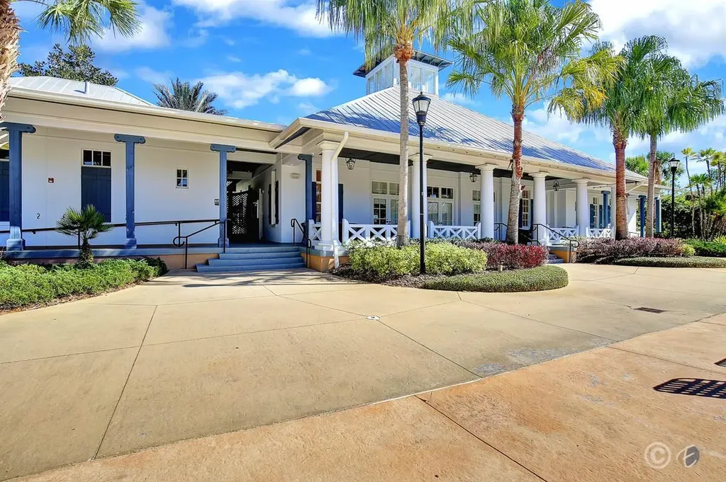 16326 Bridgelawn Avenue Lithia FL 33547