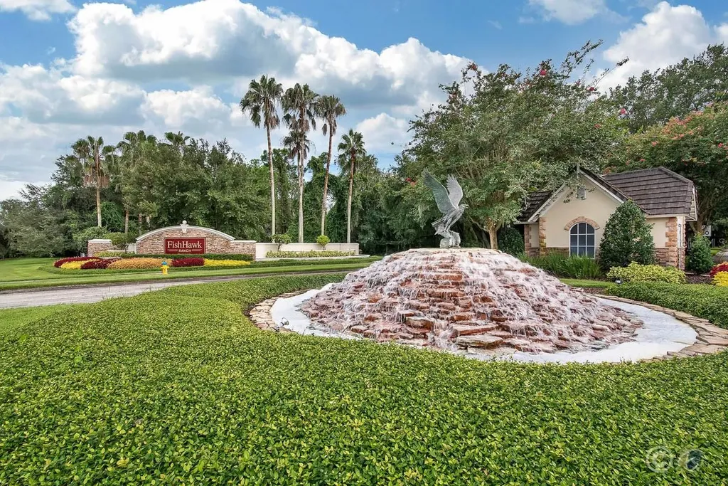 16326 Bridgelawn Avenue Lithia FL 33547