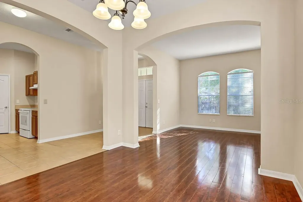 16326 Bridgelawn Avenue Lithia FL 33547