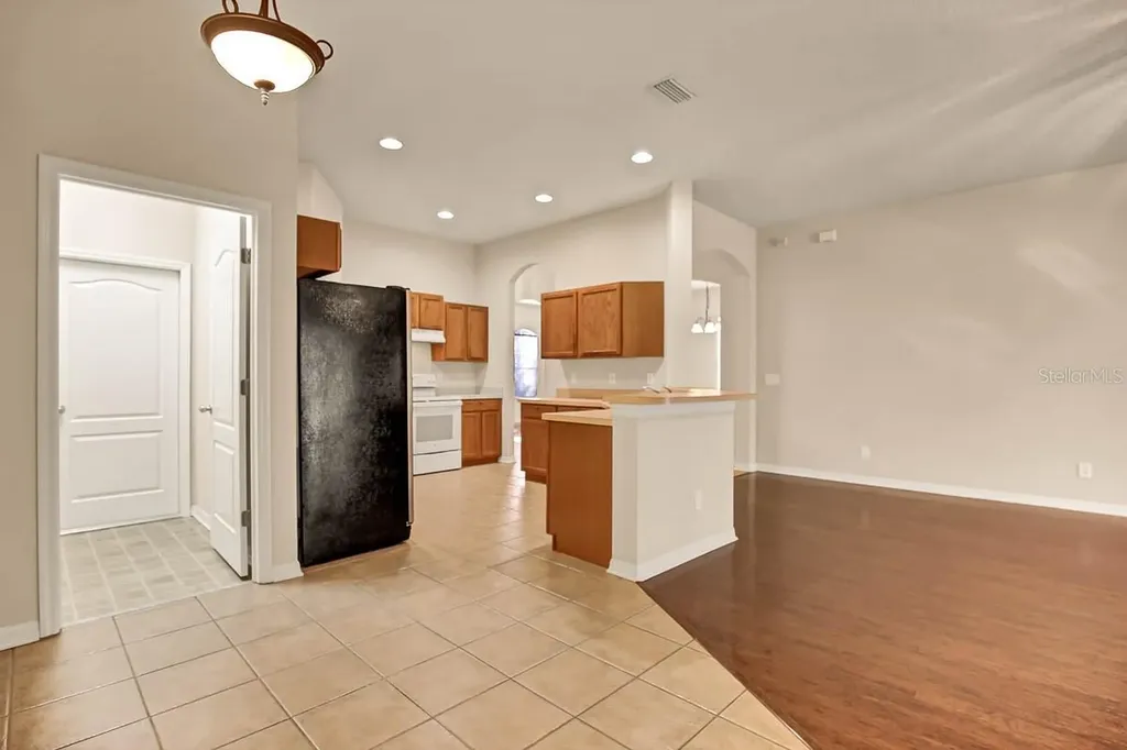 16326 Bridgelawn Avenue Lithia FL 33547