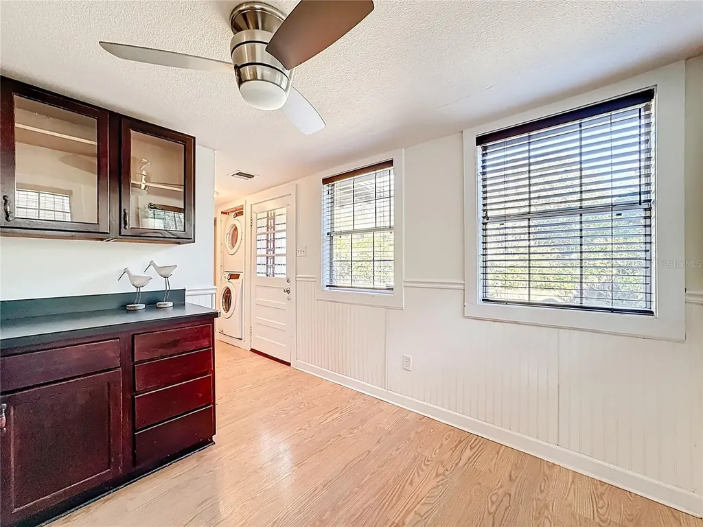 1148 N Grandview Street Mount Dora FL 32757