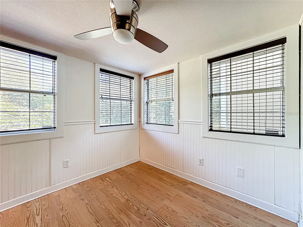 1148 N Grandview Street Mount Dora FL 32757