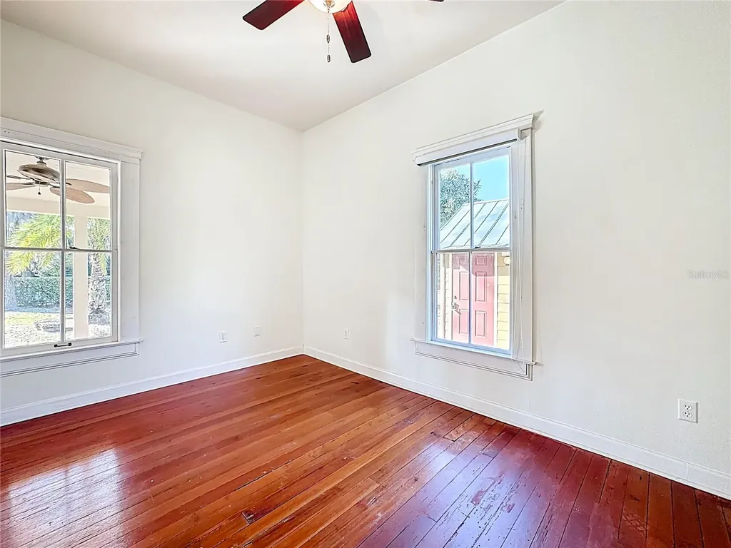 1148 N Grandview Street Mount Dora FL 32757