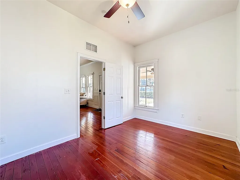 1148 N Grandview Street Mount Dora FL 32757