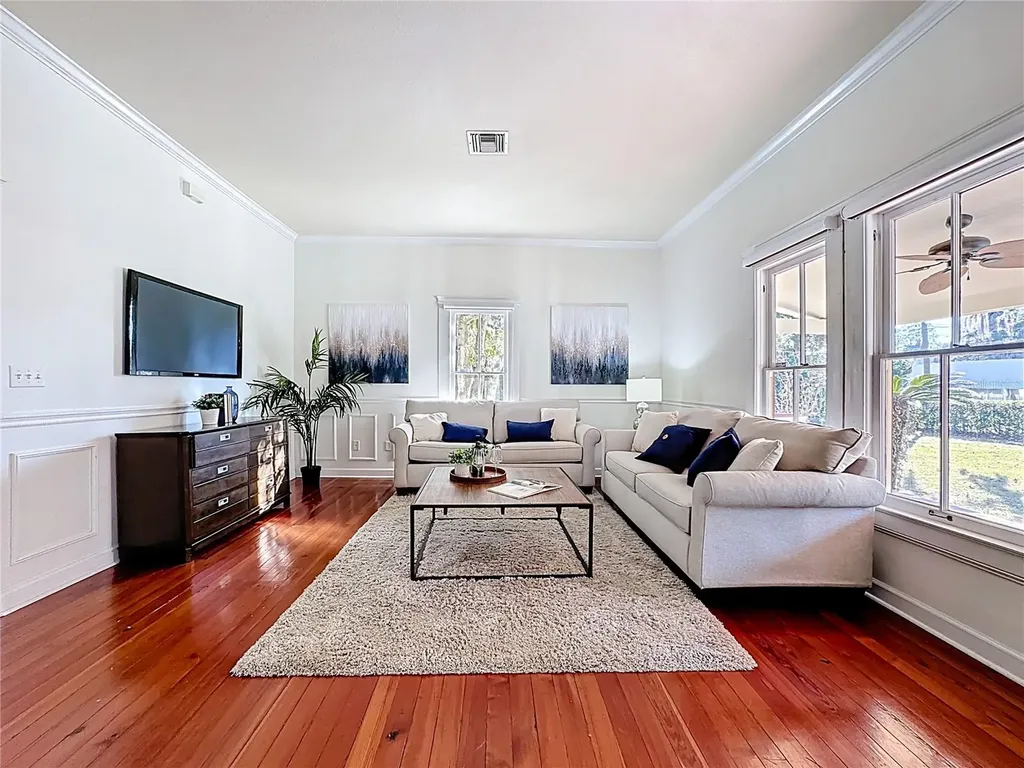 1148 N Grandview Street Mount Dora FL 32757