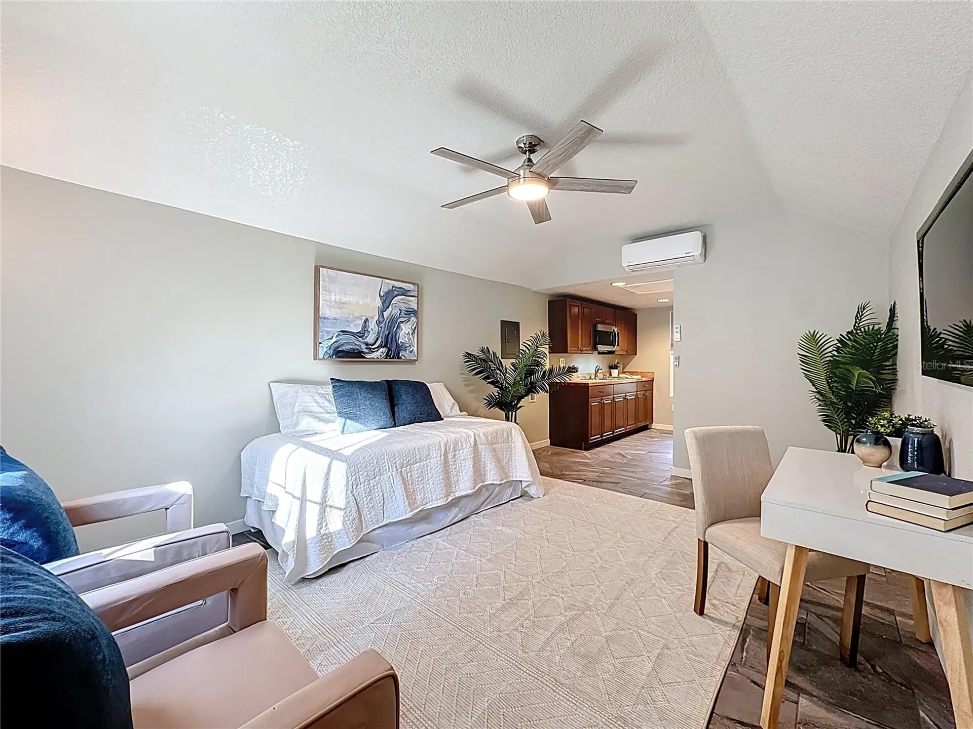 1148 N Grandview Street Mount Dora FL 32757