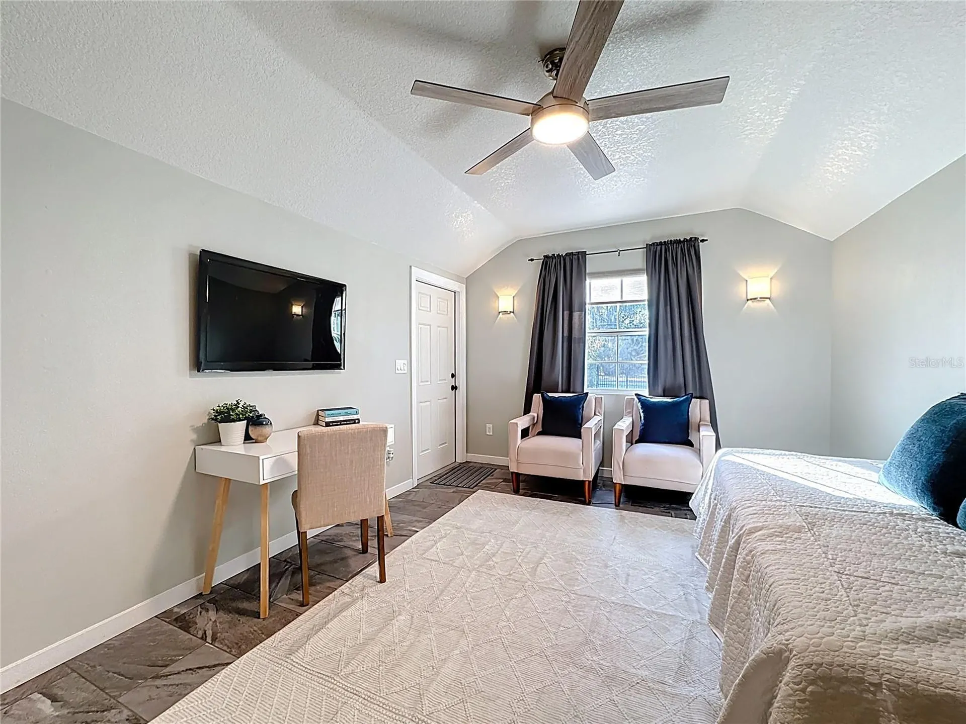 1148 N Grandview Street Mount Dora FL 32757