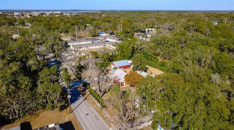 1148 N Grandview Street Mount Dora FL 32757