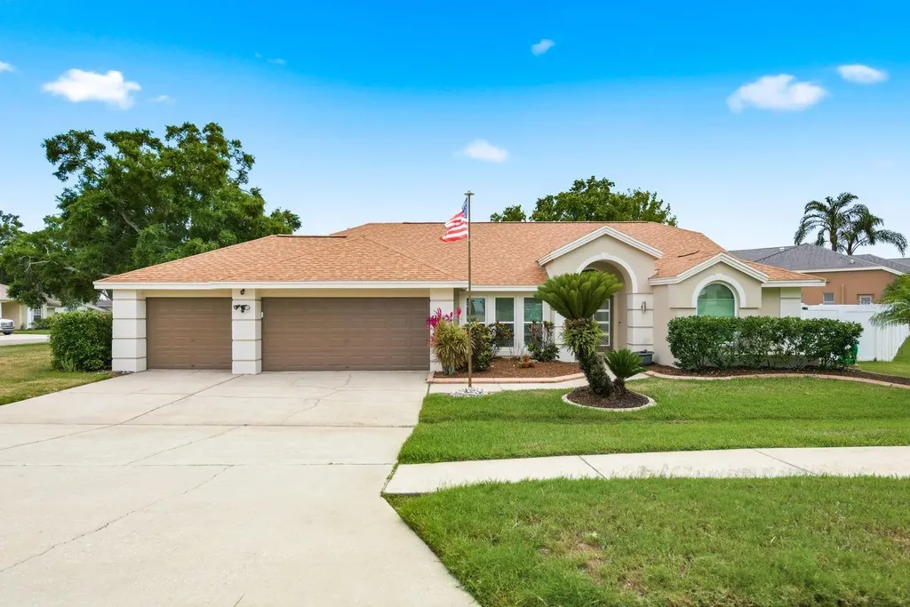 1748 Hermit Thrush Circle Palm Harbor FL 34683