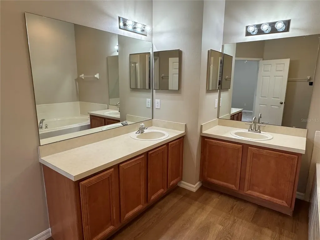 5004 Adair Oak Drive Orlando FL 32829