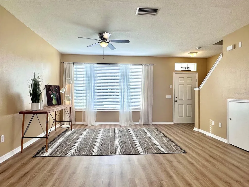 12276 Country White Circle Tampa FL 33635