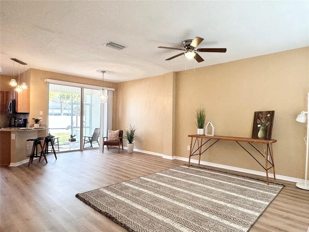 12276 Country White Circle Tampa FL 33635