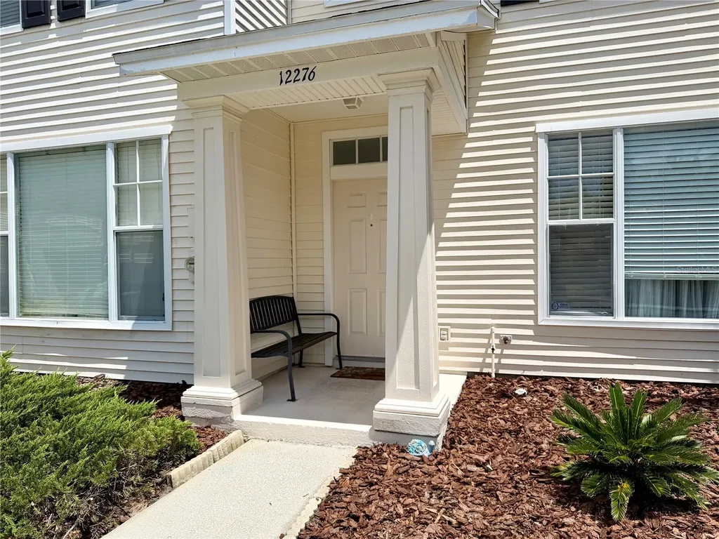 12276 Country White Circle Tampa FL 33635