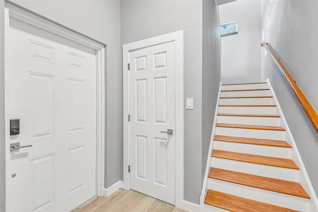 929 W Beacon Avenue Tampa FL 33603