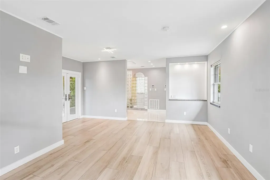 929 W Beacon Avenue Tampa FL 33603