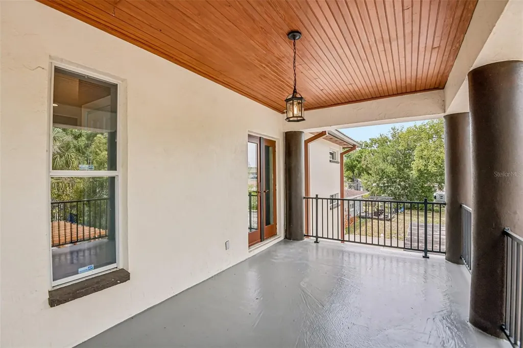 929 W Beacon Avenue Tampa FL 33603
