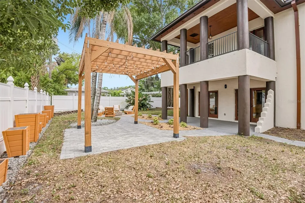 929 W Beacon Avenue Tampa FL 33603