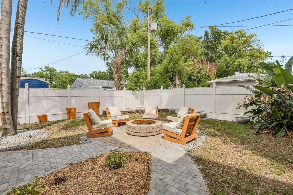 929 W Beacon Avenue Tampa FL 33603