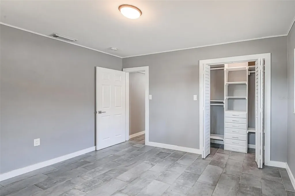 929 W Beacon Avenue Tampa FL 33603