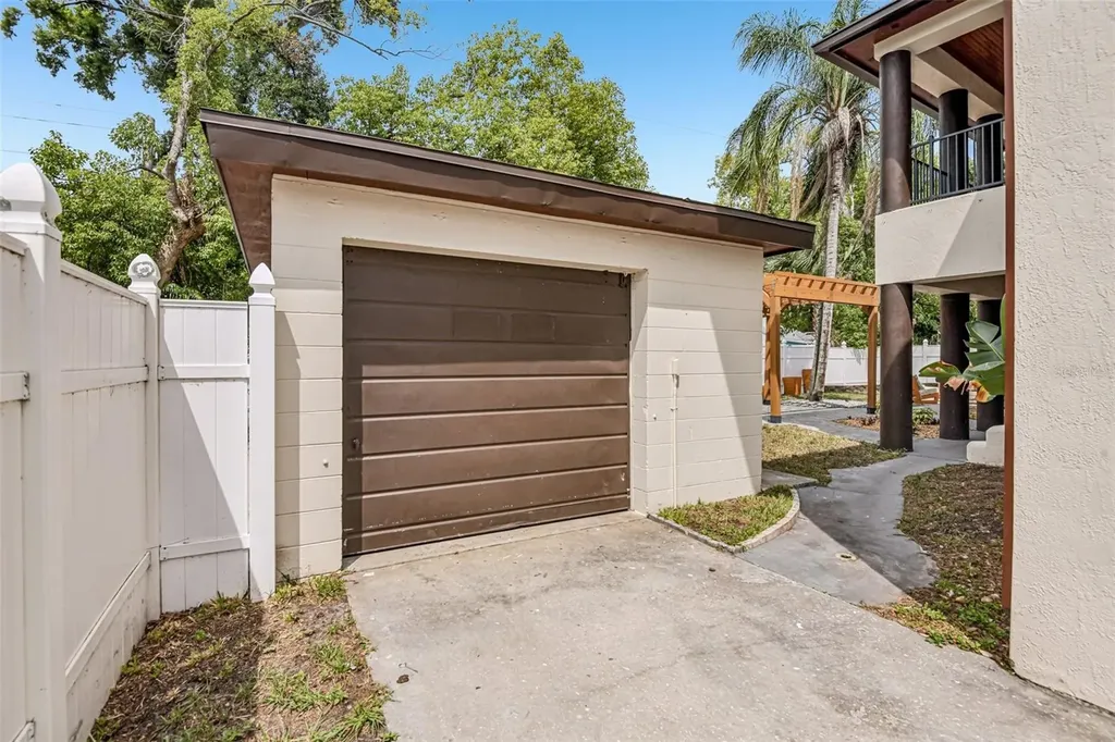 929 W Beacon Avenue Tampa FL 33603