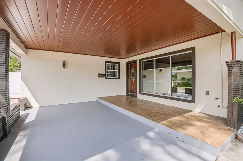 929 W Beacon Avenue Tampa FL 33603