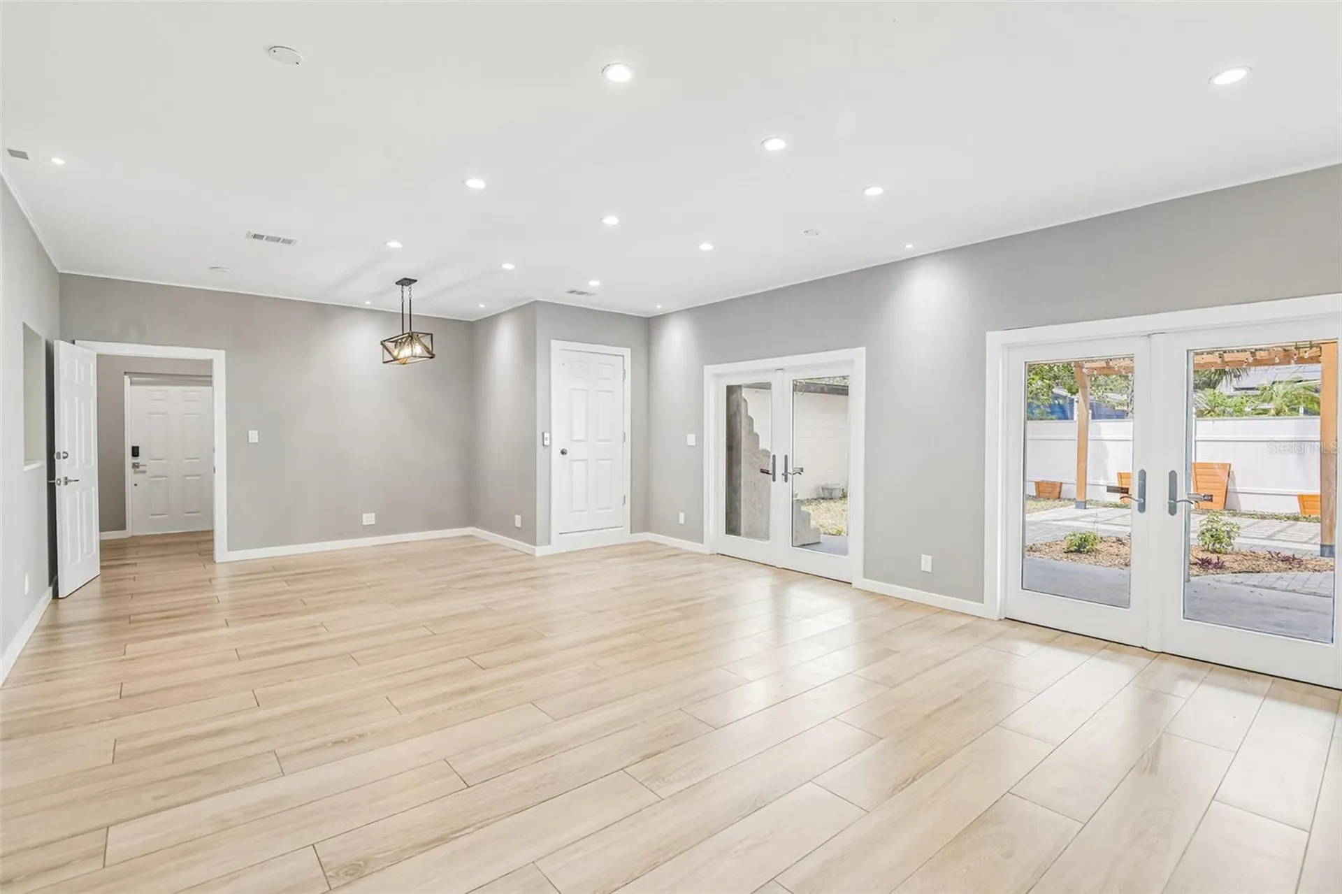 929 W Beacon Avenue Tampa FL 33603
