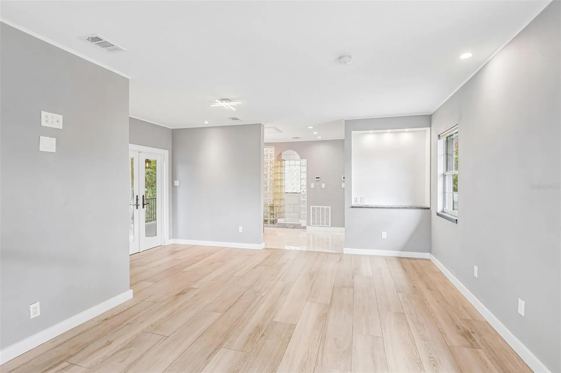 929 W Beacon Avenue Tampa FL 33603