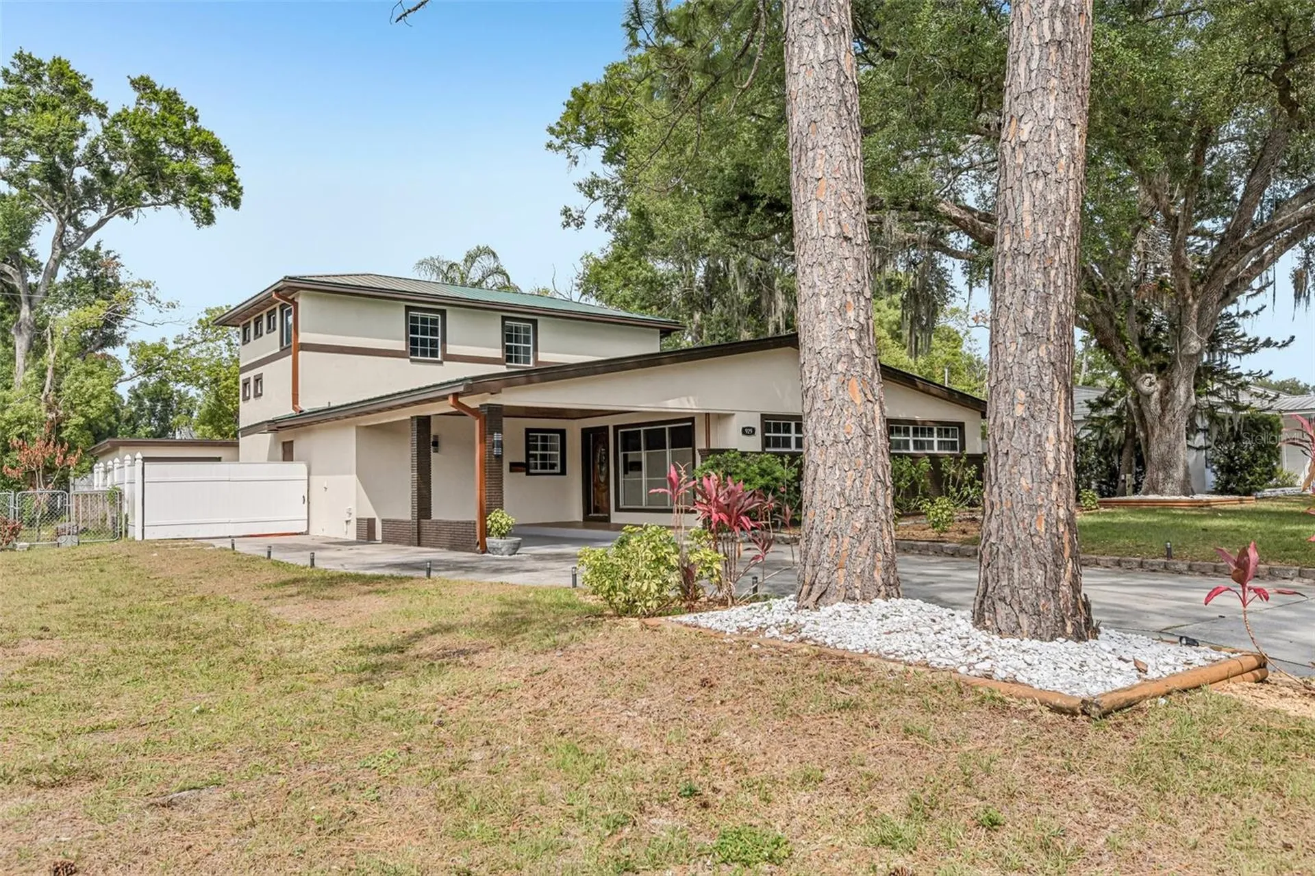 929 W Beacon Avenue Tampa FL 33603